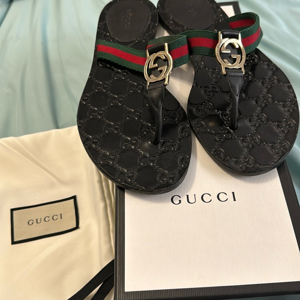 Gucci flip flop women’s